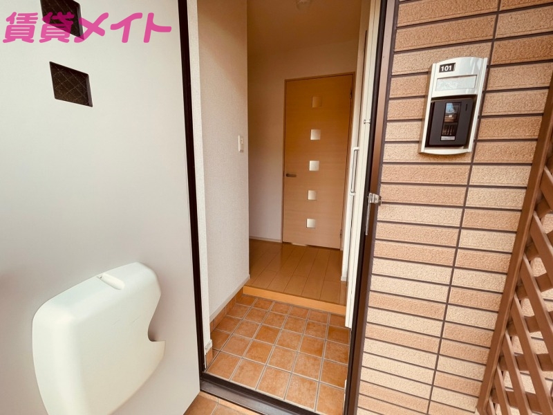 玄関　反転タイプ参考写真