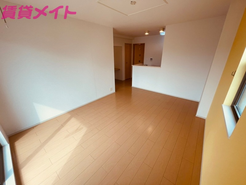 居室・リビング　反転タイプ参考写真