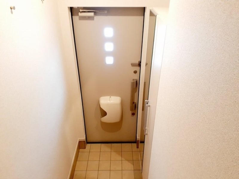 玄関　図面と現状に相違がある場合には現状を優先
