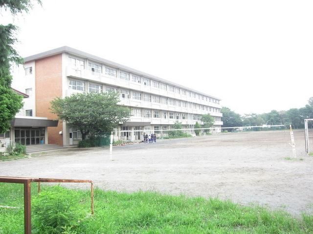 中学校　国立第三中学校（学区）（中学校）まで777m