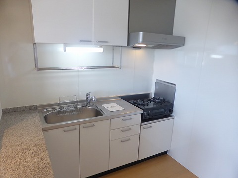 キッチン　同物件別部屋
