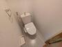 トイレ　こちらはトイレです。清潔感があり、安心して使用できます。