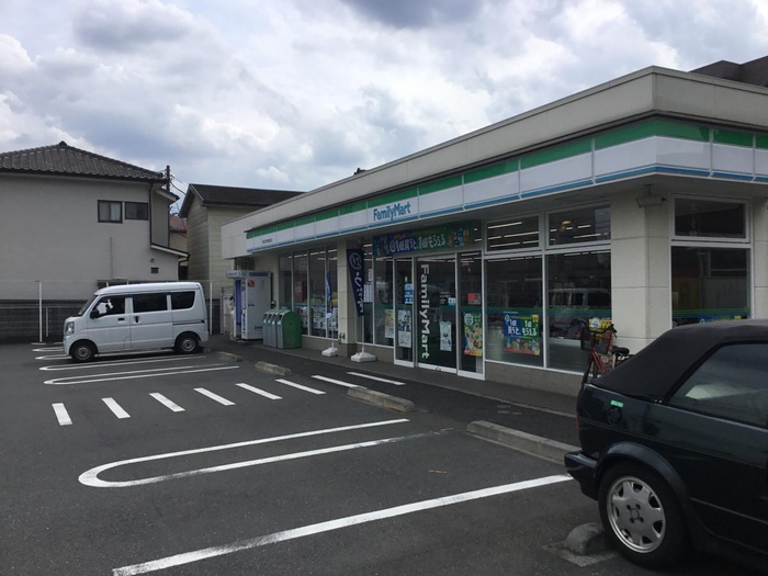 コンビニ　ファミリーマート新川吉祥寺通り店（コンビニ）まで38m