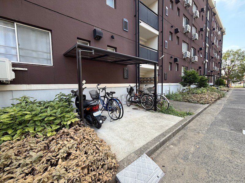 高津橋農住団地D棟の外観写真