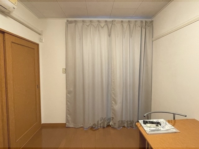 レオパレスシャルマンゾーン照杉の居間写真