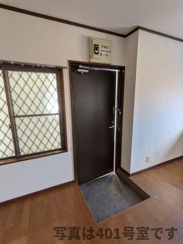 立神マンションの玄関写真