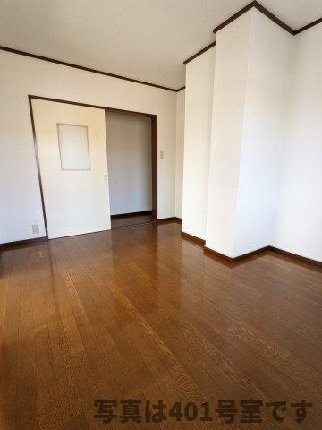 立神マンションの居間写真