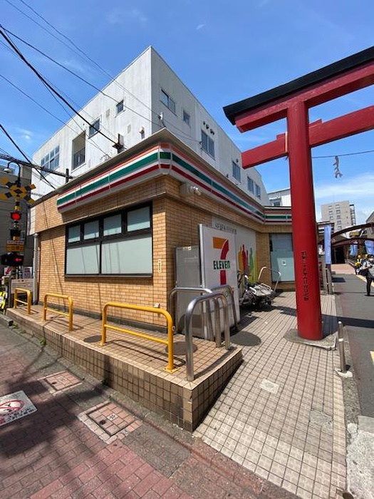 コンビニ　セブンイレブン（コンビニ）まで233m
