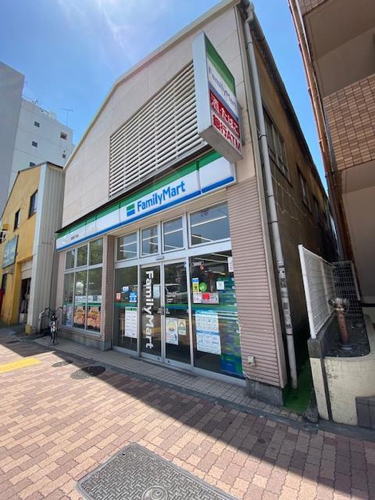 コンビニ　ファミリーマート（コンビニ）まで149m