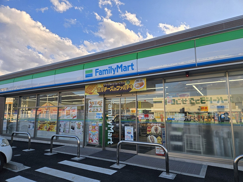 コンビニ　ファミリーマート 富士吉田赤富士通り店（コンビニ）まで626m