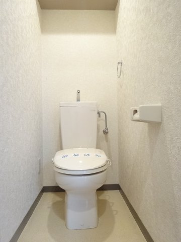 トイレ　画像は同物件別号室です