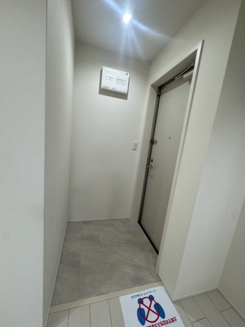 阪急神戸線 西宮北口駅 徒歩12分 3階建 築4年の玄関写真