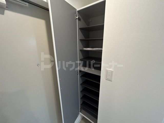 ジーメゾン足立入谷の玄関写真