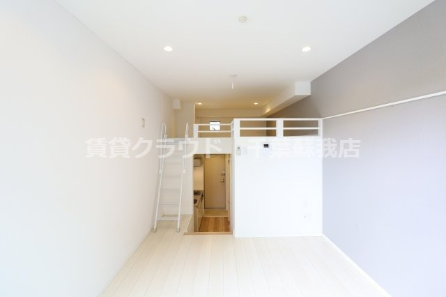 居室・リビング　ロフトもあって天井が高いので開放感がありますね！