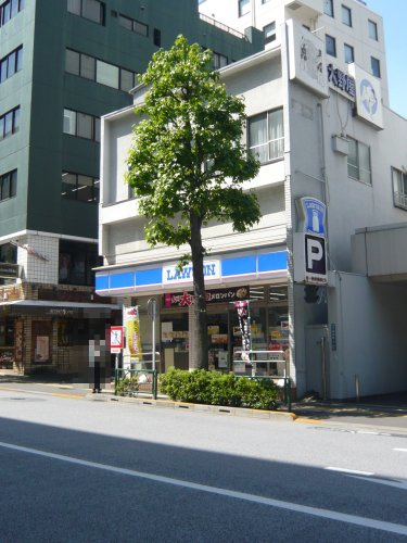 コンビニ　ローソン 新宿下宮比町店（コンビニ）まで329m