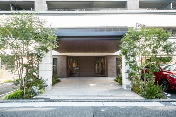 地下鉄箱崎線 千代県庁口駅 徒歩4分 14階建 築8年の外観写真