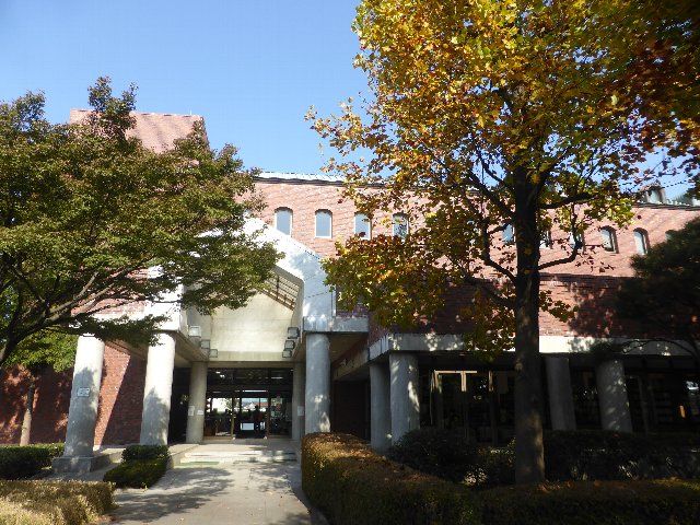 図書館　越谷市立図書館（図書館）まで268m