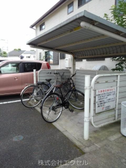 その他共有部分　屋根付きの駐輪場です。