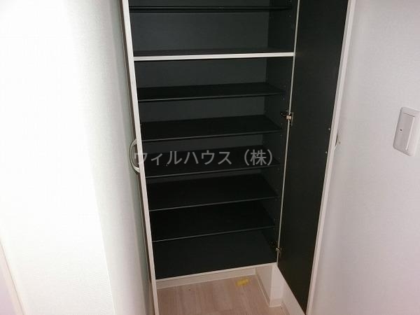 玄関　シューズボックス！