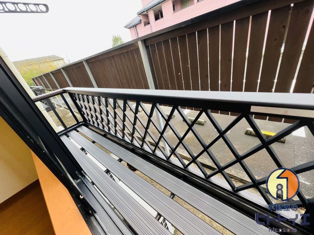 バルコニー　開放的で明るい空間を演出してくれるバルコニーです