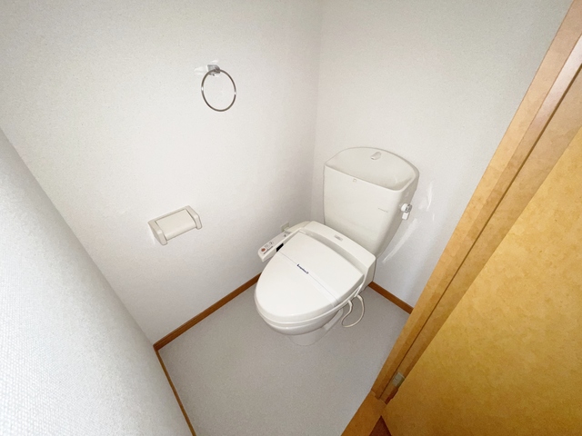 レオパレスアクティ魚崎のトイレ写真