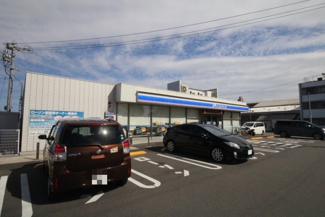 コンビニ　ローソン 中川中野橋東店（コンビニ）まで300m