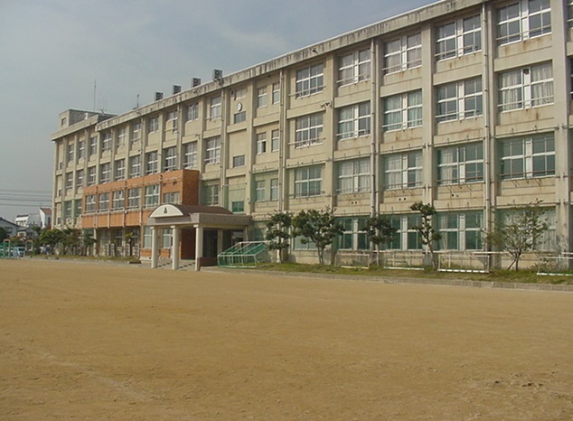 中学校　倉敷市立連島中学校（中学校）まで612m