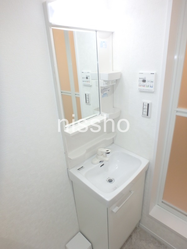洗面設備　身だしなみの必需品！人気の独立洗面台！