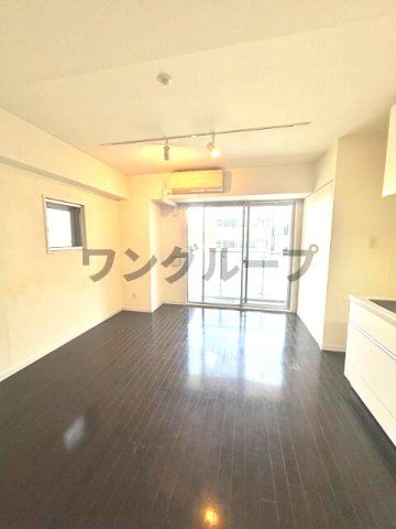 ラティエラ文京音羽の居間写真