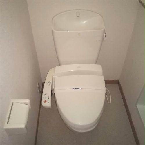 トイレ　温水洗浄便座完備