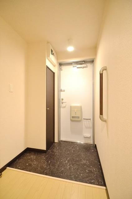 レオネクストベラ ルーチェの玄関写真