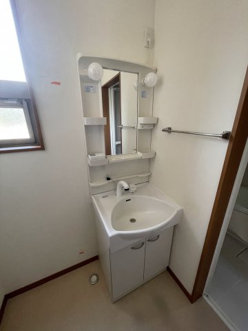 洗面設備　使いやすい洗面所です