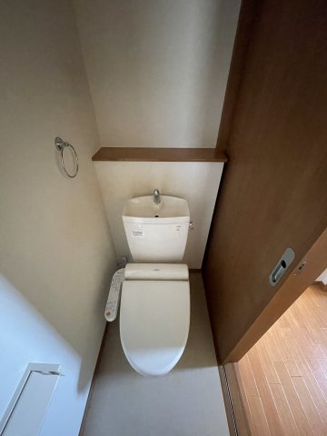 トイレ　落ち着いたトイレです
