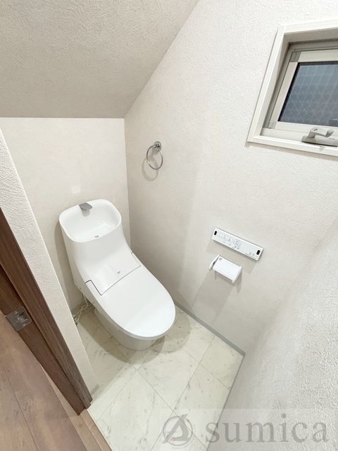 ＪＲ大阪環状線 桃谷駅 徒歩6分 3階建 築5年のトイレ写真