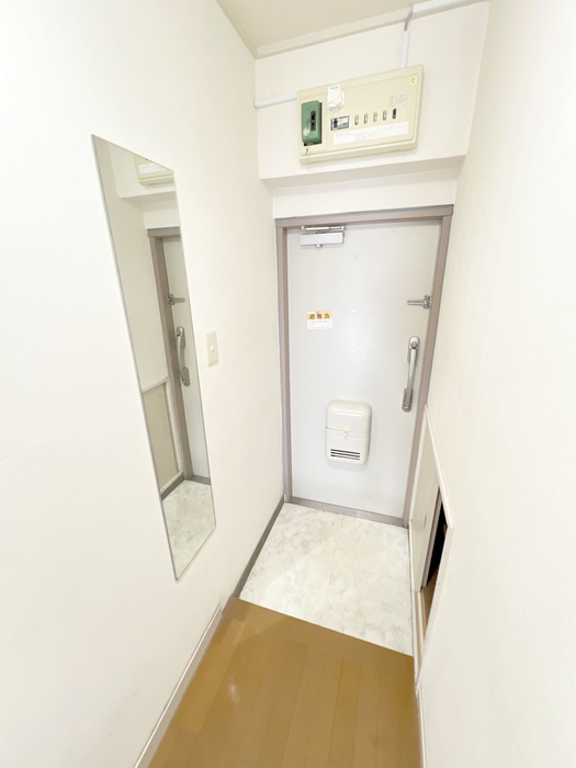 府中マンションの玄関写真