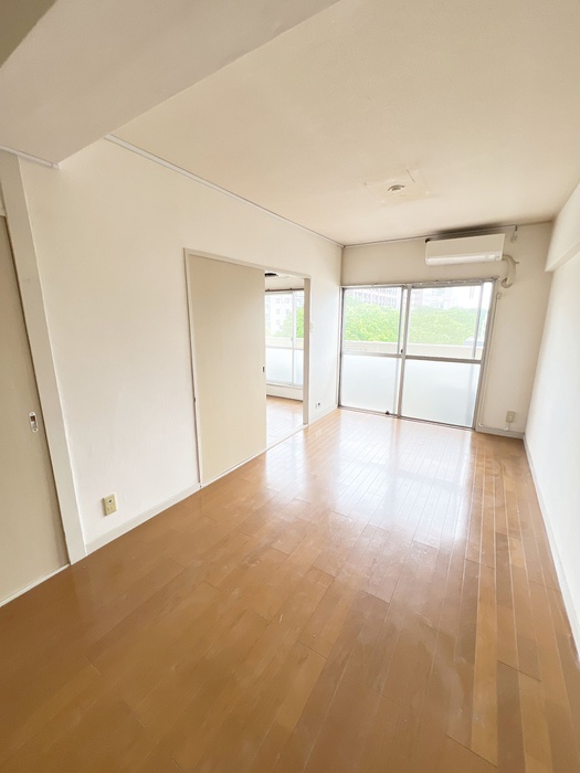 府中マンションの居間写真