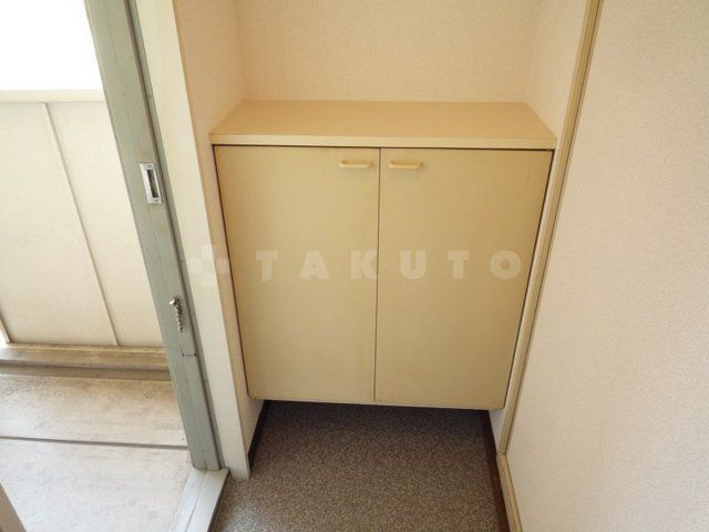 パセオ豊里B棟の玄関写真