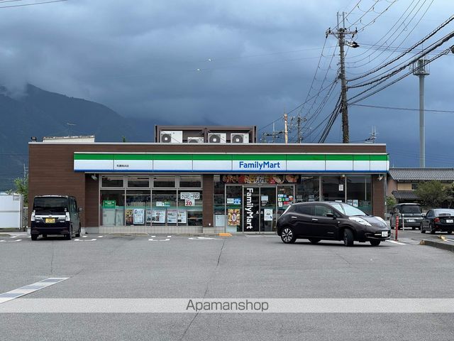 コンビニ　ファミリーマート和邇南浜店（コンビニ）まで799m