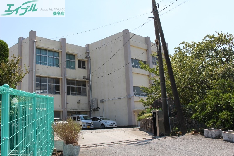 小学校　桑名市立桑部小学校（小学校）まで1752m