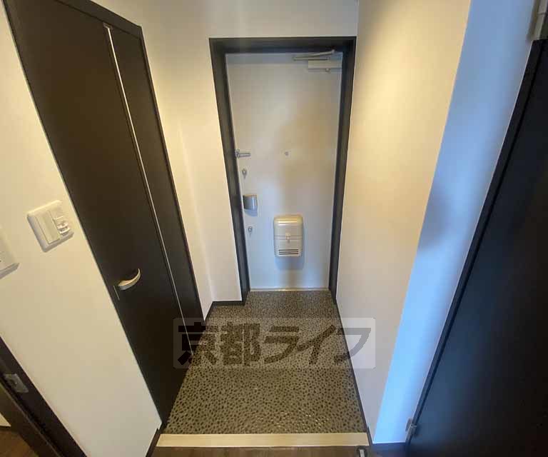 玄関　広々とした玄関スペースです。