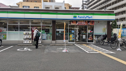 コンビニ　ファミリーマート 門真栄町店（コンビニ）まで221m