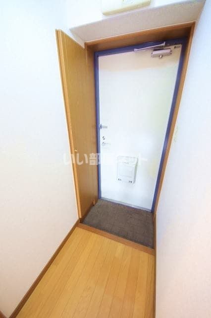 天然館ビルIVの玄関写真