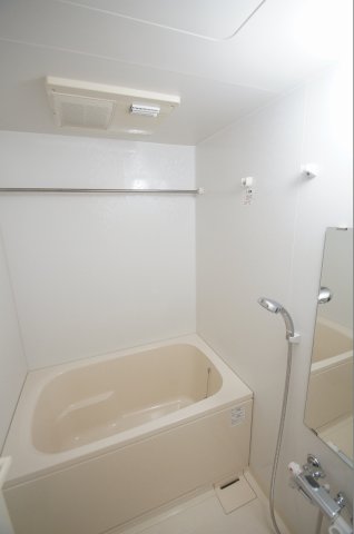 バス・シャワールーム　バス・トイレ別です