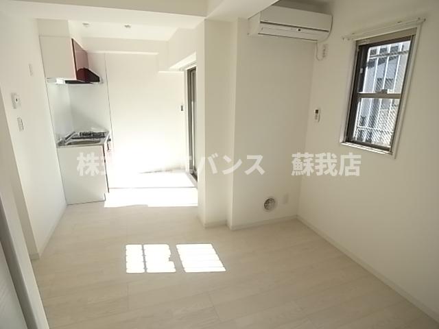 居室・リビング　こちらの居間で趣味の時間をお楽しみください
