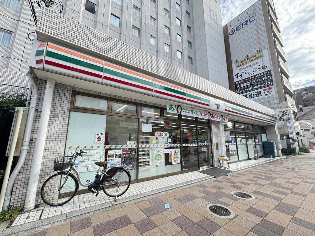 コンビニ　セブンイレブン神戸西上橘通1丁目店（コンビニ）まで214m