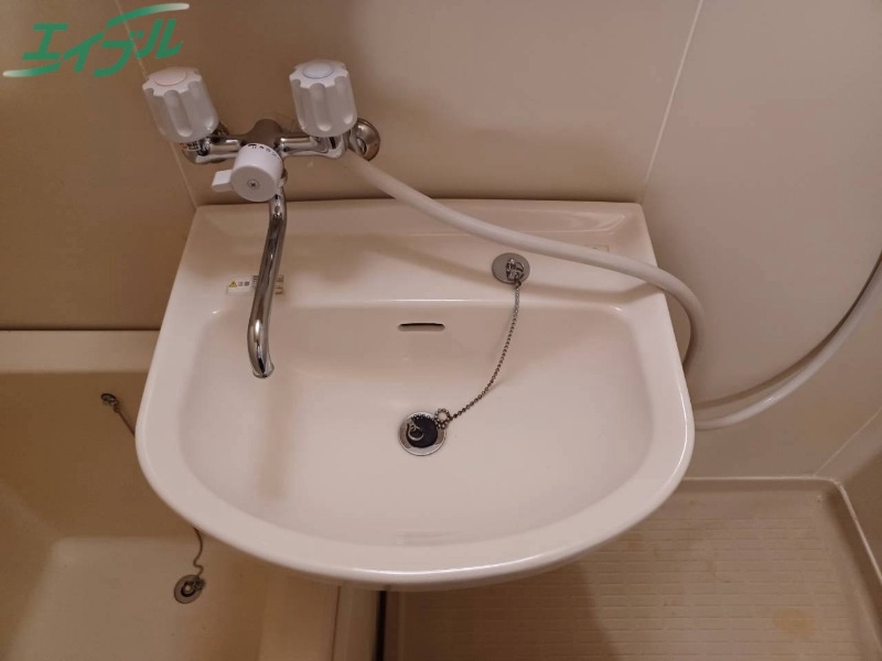 洗面設備　反転タイプ参考写真