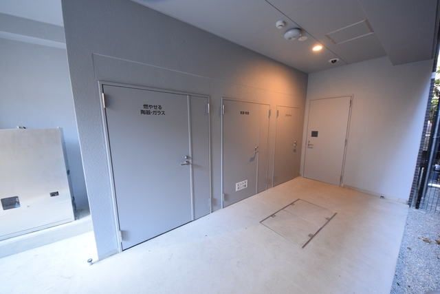 その他　敷地内ごみ置き場