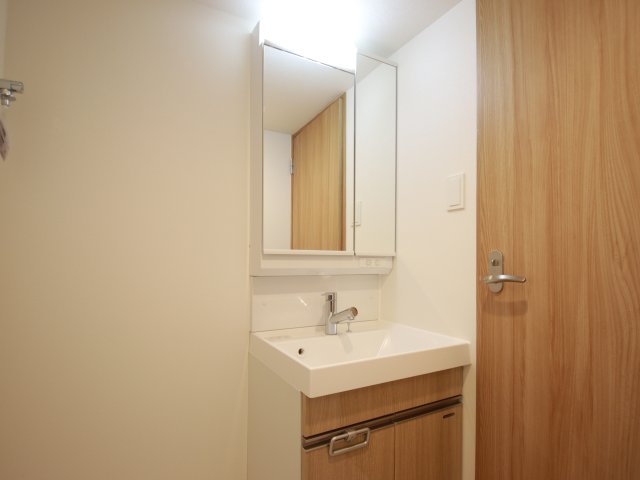 洗面設備　※同タイプ、別のお部屋の参考写真です。