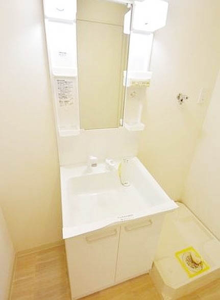洗面設備　※別部屋の参考写真です。