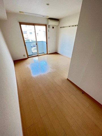 南塚口メディエートプラザウエストの居間写真